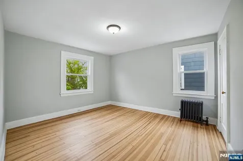 45 Leslie Street East Orange NJ 07017