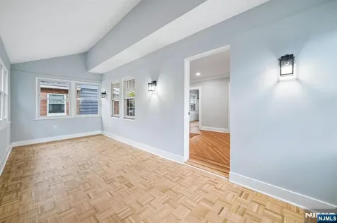 45 Leslie Street East Orange NJ 07017