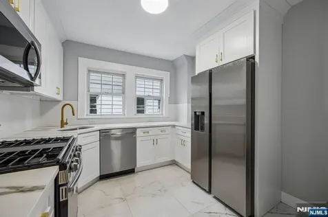 45 Leslie Street East Orange NJ 07017