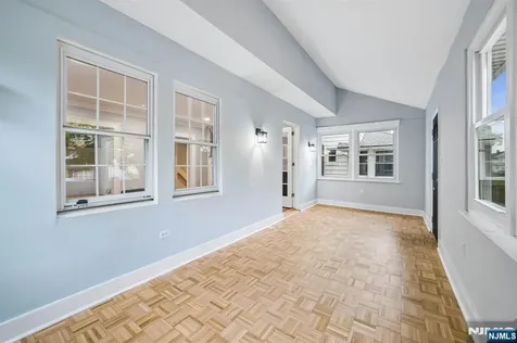 45 Leslie Street East Orange NJ 07017