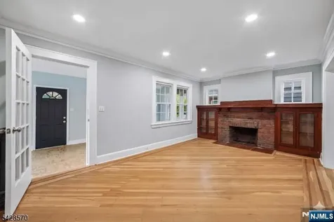 45 Leslie Street East Orange NJ 07017
