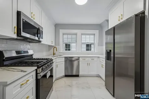 45 Leslie Street East Orange NJ 07017
