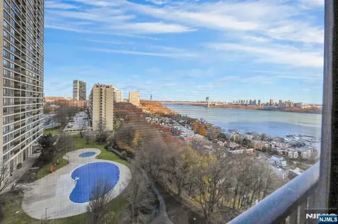 5 Horizon Fort Lee NJ 07024