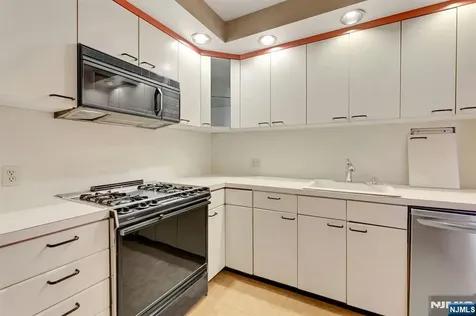 5 Horizon Fort Lee NJ 07024