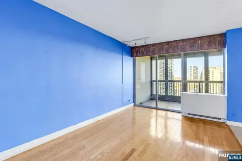 5 Horizon Fort Lee NJ 07024