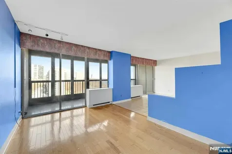 5 Horizon Fort Lee NJ 07024