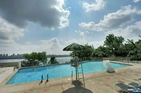 5 Horizon Fort Lee NJ 07024
