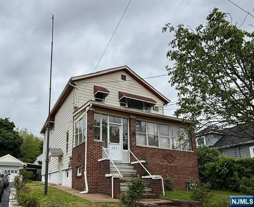 285 Westminster Place Lodi NJ 07644