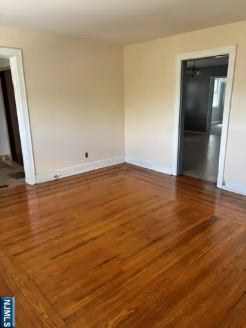 285 Westminster Place Lodi NJ 07644