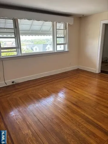 285 Westminster Place Lodi NJ 07644