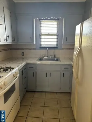 285 Westminster Place Lodi NJ 07644