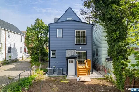 196 Taylor Street Orange NJ 07050