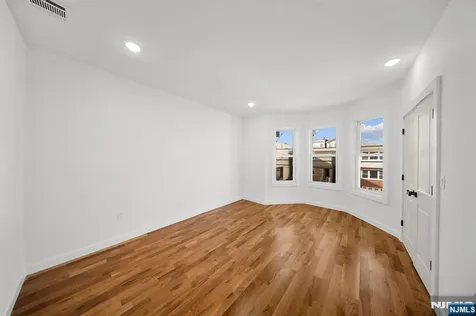 319 William Street Harrison NJ 07029