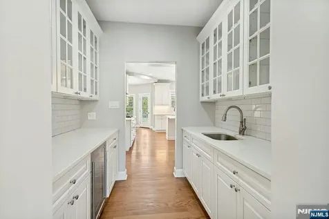 109 Blauvelt Avenue Ho-ho-kus NJ 07423