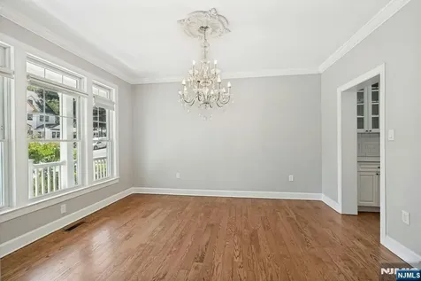 109 Blauvelt Avenue Ho-ho-kus NJ 07423