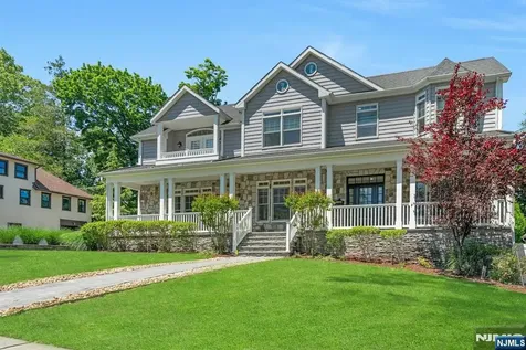 109 Blauvelt Avenue Ho-ho-kus NJ 07423