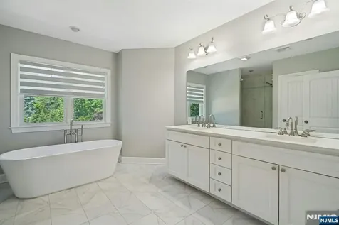 109 Blauvelt Avenue Ho-ho-kus NJ 07423