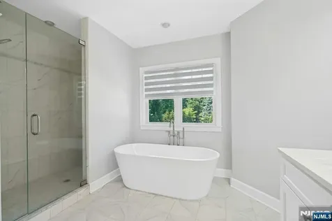 109 Blauvelt Avenue Ho-ho-kus NJ 07423