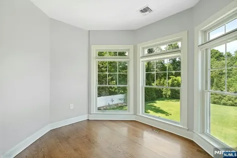 109 Blauvelt Avenue Ho-ho-kus NJ 07423