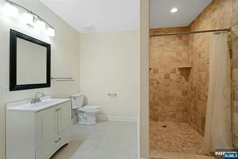 109 Blauvelt Avenue Ho-ho-kus NJ 07423
