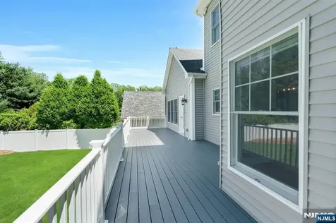 109 Blauvelt Avenue Ho-ho-kus NJ 07423