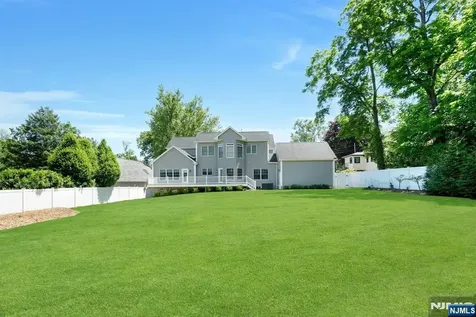 109 Blauvelt Avenue Ho-ho-kus NJ 07423
