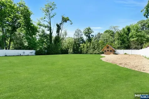 109 Blauvelt Avenue Ho-ho-kus NJ 07423