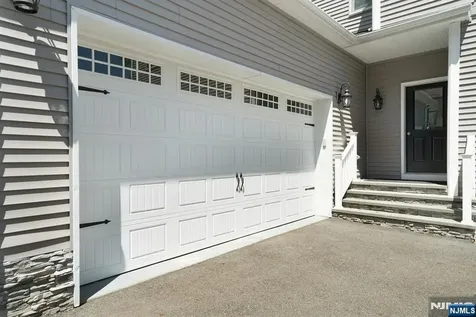 109 Blauvelt Avenue Ho-ho-kus NJ 07423