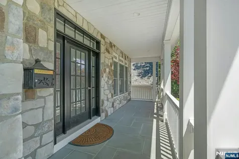109 Blauvelt Avenue Ho-ho-kus NJ 07423