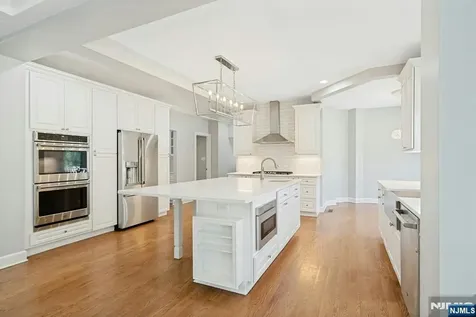 109 Blauvelt Avenue Ho-ho-kus NJ 07423