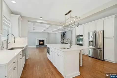 109 Blauvelt Avenue Ho-ho-kus NJ 07423