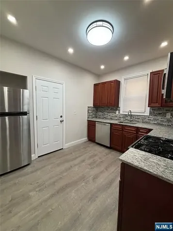 811 13th Street Newark NJ 07108