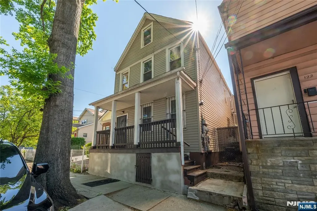 120 Sunset Avenue Newark NJ 07106