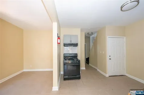 120 Sunset Avenue Newark NJ 07106