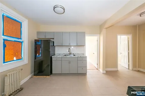 120 Sunset Avenue Newark NJ 07106
