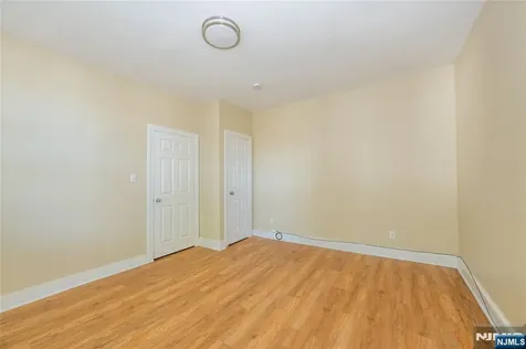 120 Sunset Avenue Newark NJ 07106