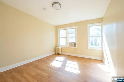 120 Sunset Avenue Newark NJ 07106
