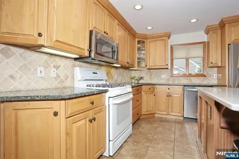 408 Bergen Boulevard Oradell NJ 07649