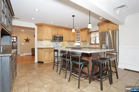 408 Bergen Boulevard Oradell NJ 07649