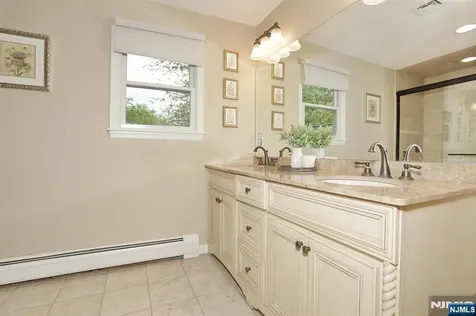 408 Bergen Boulevard Oradell NJ 07649