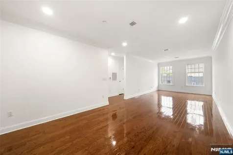 180 Edgewater Road Cliffside Park NJ 07010