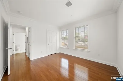 180 Edgewater Road Cliffside Park NJ 07010