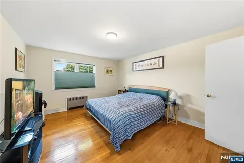 1028 Harvard Place Fort Lee NJ 07024