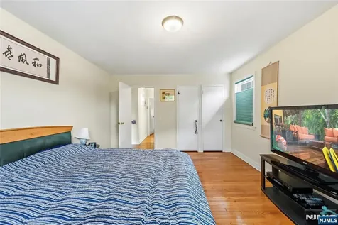 1028 Harvard Place Fort Lee NJ 07024