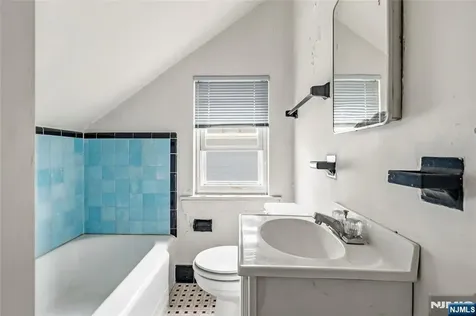 1028 Harvard Place Fort Lee NJ 07024