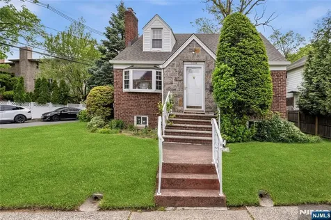 1028 Harvard Place Fort Lee NJ 07024