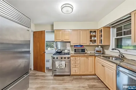 1028 Harvard Place Fort Lee NJ 07024