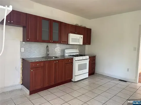 45 Ogden Street Newark NJ 07104