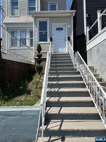 45 Ogden Street Newark NJ 07104