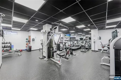 2077 Center Avenue Fort Lee NJ 07024